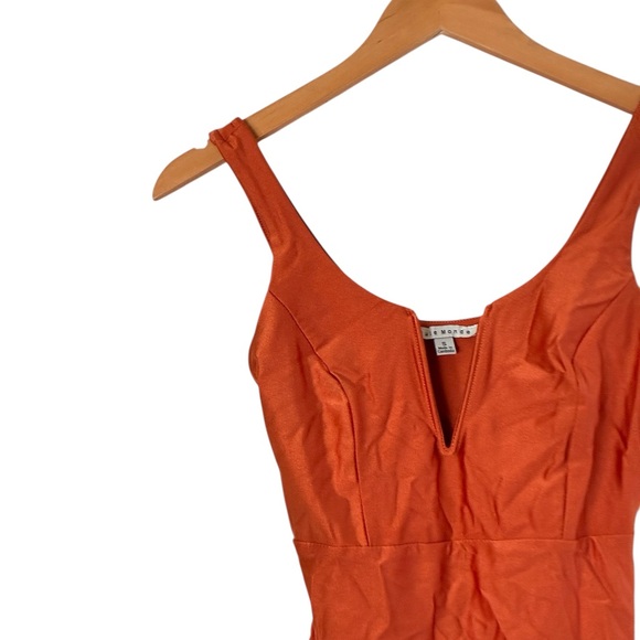 Haute Monde | Orange silky sleeveless deep v-neck midi dress - Picture 3 of 12